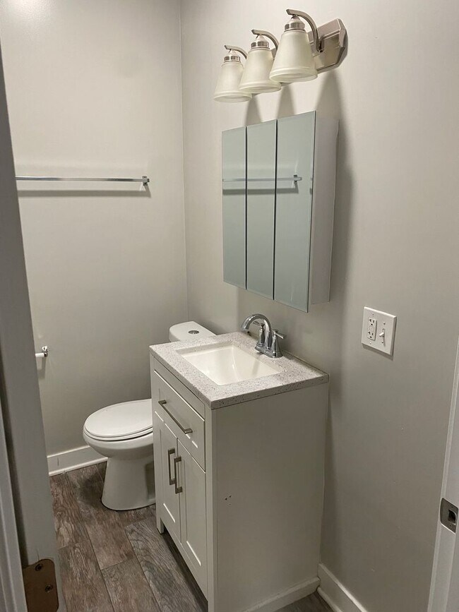 Foto del edificio - Spacious south side 3-bedroom beauty
