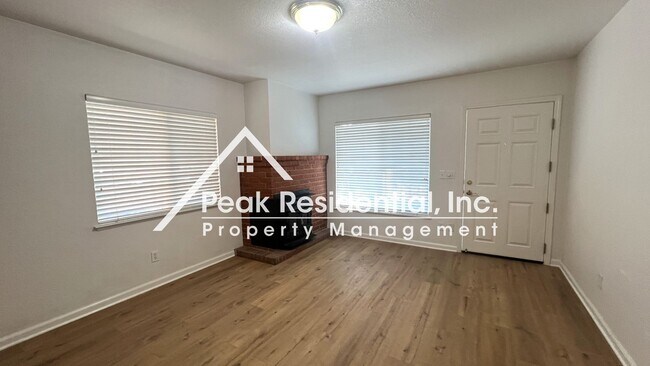 Building Photo - Very Nice 3bd/1ba Sacramento House!