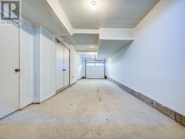 Building Photo - 5 Maybank lane