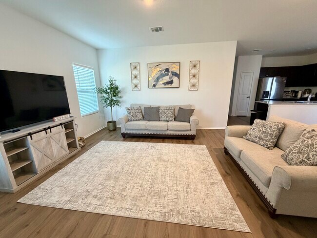 Foto del edificio - 2821 Dezmond Diamond Ct