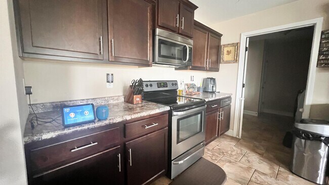 Foto del edificio - 107 Greythorn Ct