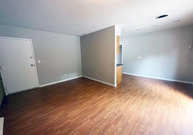 Foto del edificio - 545 Lowell Ave