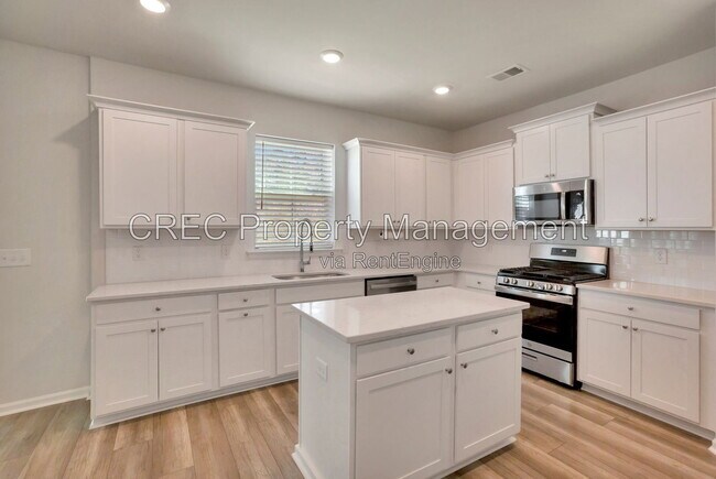 Building Photo - 146 Red Blf St