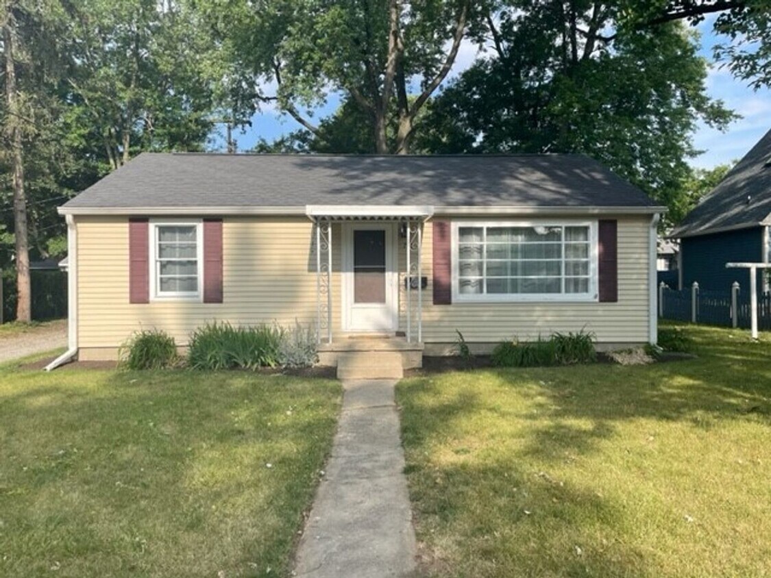 Primary Photo - Two Bedroom Home in the Heart of Historic ...