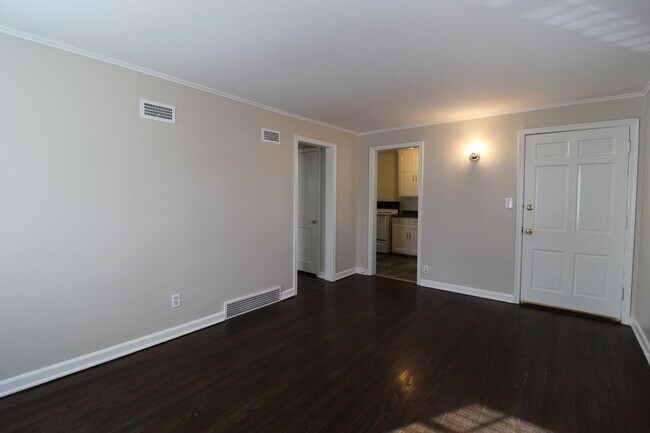 Foto del edificio - February FREE On This 1 Bedroom 1 Bath Duplex in Navy Hill Area in Olathe