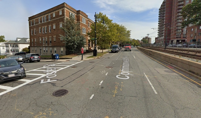 Building Photo - 2045 Commonwealth Ave