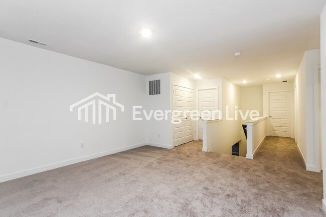 Foto del edificio - 941 Penrose Pl