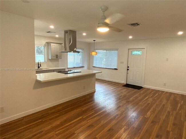 Foto del edificio - 1538 NE 5th Ave