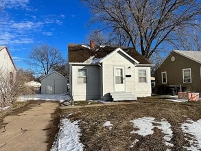 Building Photo - 1738 S Topeka Ave