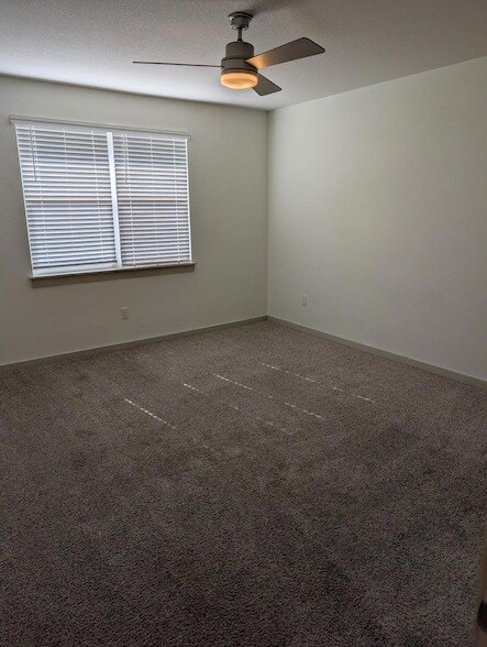 Foto del edificio - 7705 Jackson Graham Dr