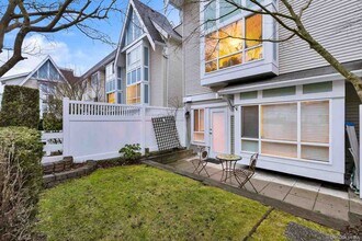 Building Photo - 6588 Southoaks Cres