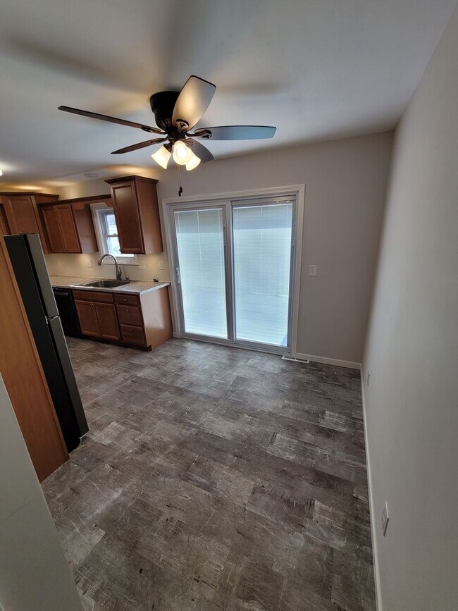 Foto del edificio - 3 Bedroom, 2 Bath Single Family Home in Camanche, IA