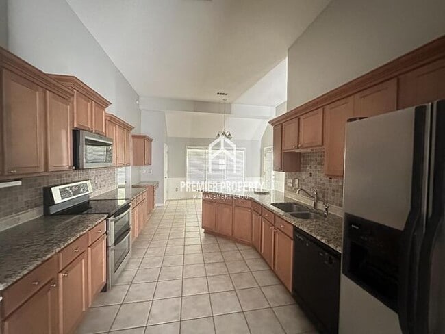 Building Photo - 5251 Charlotte Oak Cove