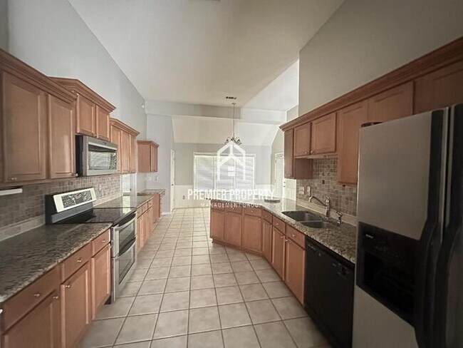 Foto del edificio - 5251 Charlotte Oak Cove