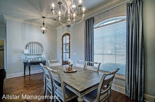 Foto del edificio - 4 br, 3 bath House - 102 Azalea Cv