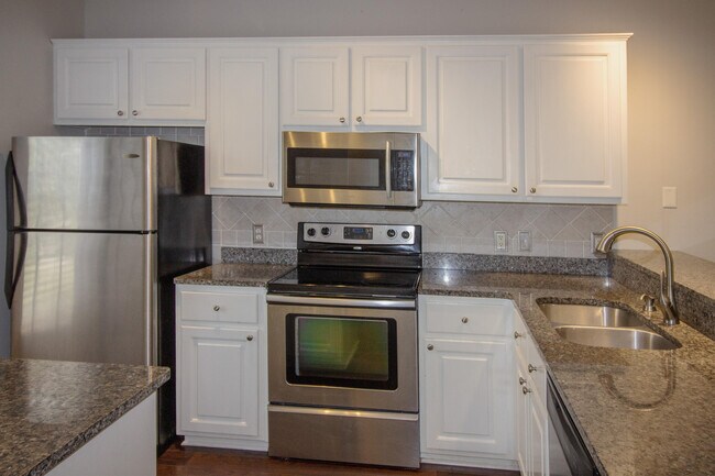 Foto del edificio - 2713 Bay Club Dr