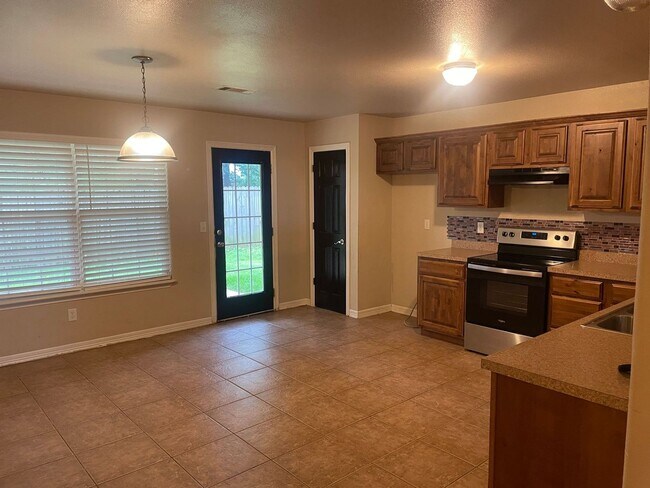 Building Photo - Sienna Estates 4 bedroom