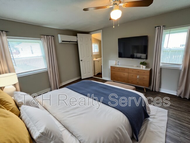 Foto del edificio - 1730 N Graham Ave