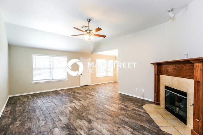 Foto del edificio - 3 Bedroom Pet-Friendly Home in OKLAHOMA CITY, OK with Main Street Renewal