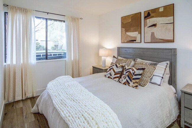 Foto del edificio - The Laurel at Mountain View (55+)