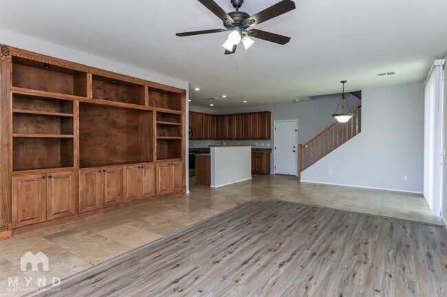 Foto del edificio - 1348 S Loback Ln