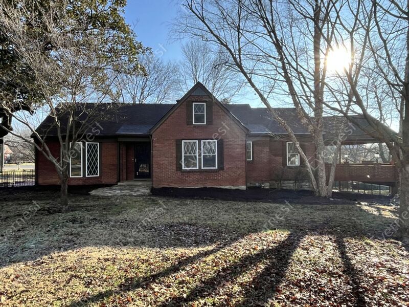 Primary Photo - 545 Skyview Dr
