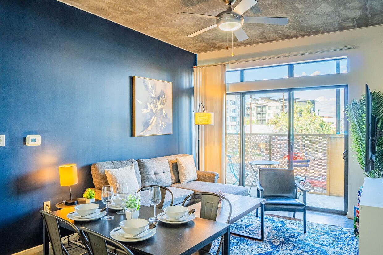 Foto principal - 333 E Roosevelt St