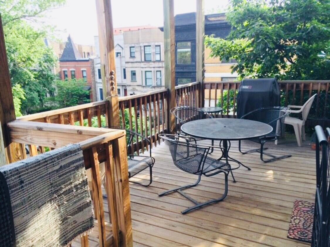 Foto principal - 725 W Wrightwood Ave