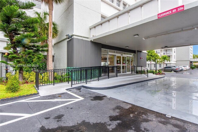 Foto del edificio - 16740 NE 9th Ave