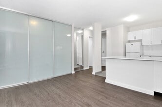 Building Photo - 1465 W 12th Ave