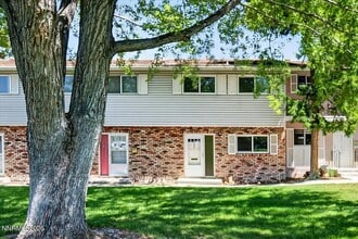 Building Photo - 106 Smithridge Park