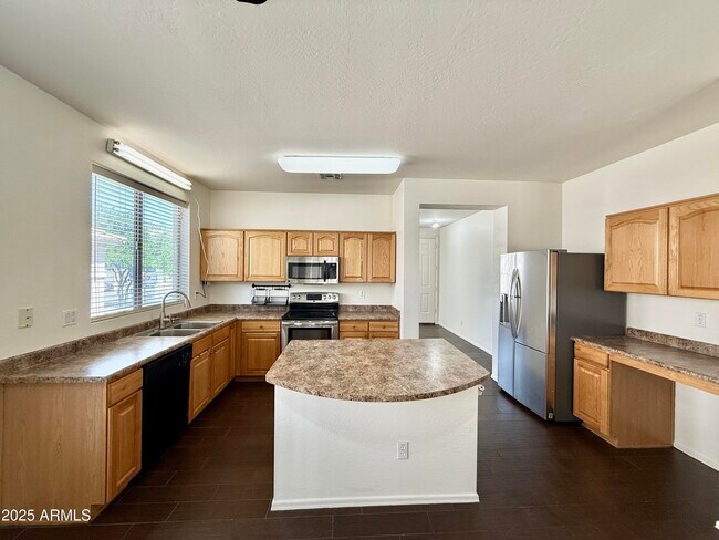 Foto del edificio - 3229 W Pleasant Ln