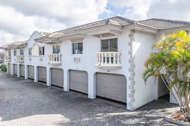 Building Photo - Chesapeake Studio Apartments