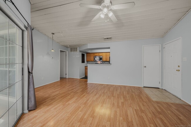 Building Photo - 33 Crown Knoll Ct