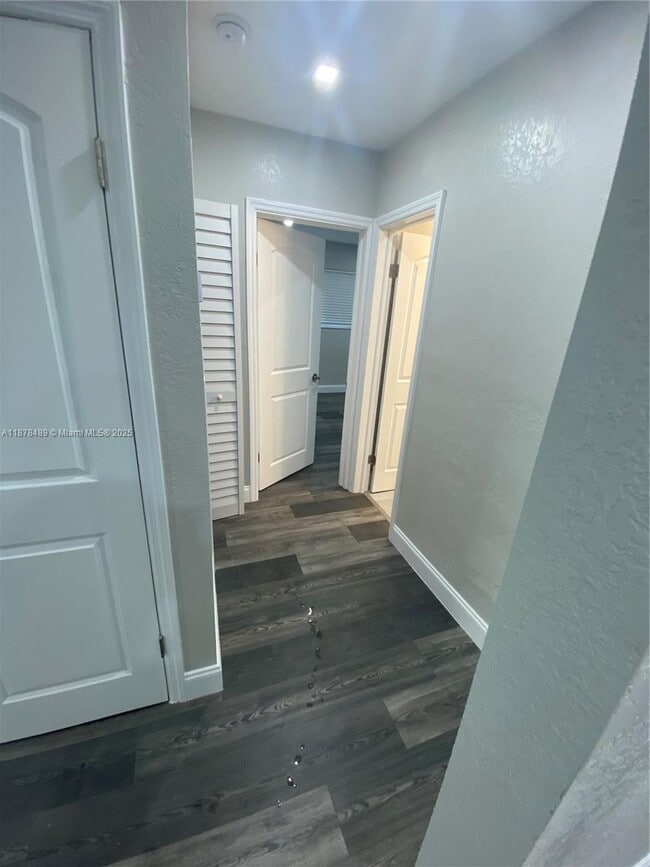 Building Photo - 280 SE 6th Ave