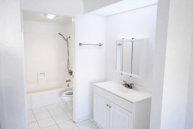 Foto del edificio - 2920 Briarwood Rd