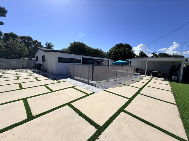 Foto del edificio - 8721 SW 191st St