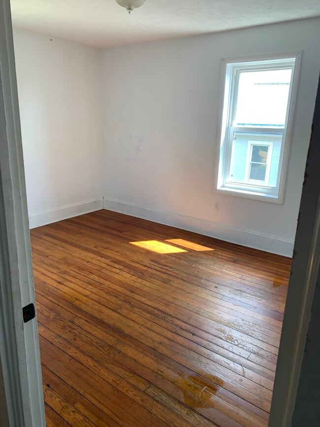 Building Photo - 1706 Highland Avenue, Unit 2