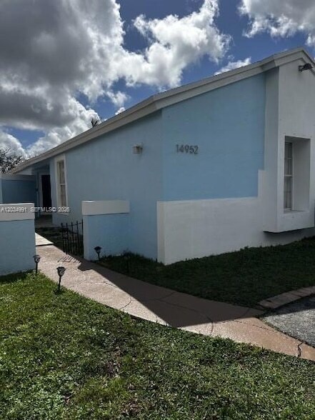 Foto del edificio - 14952 SW 75th Terrace