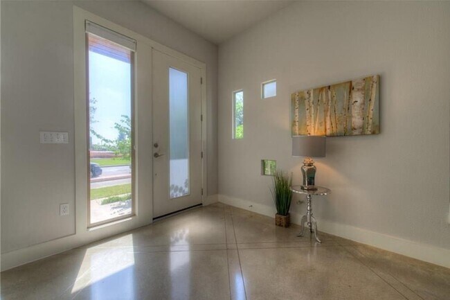 Building Photo - 4044 Berkman Dr
