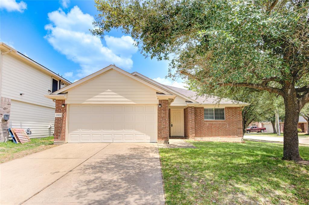 Foto principal - 6502 Wellington Meadows Dr