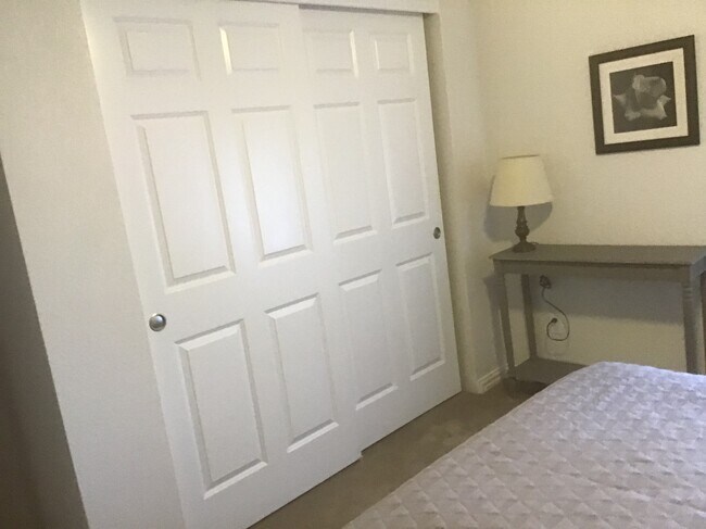 Foto del edificio - 8300 Fairmount Dr