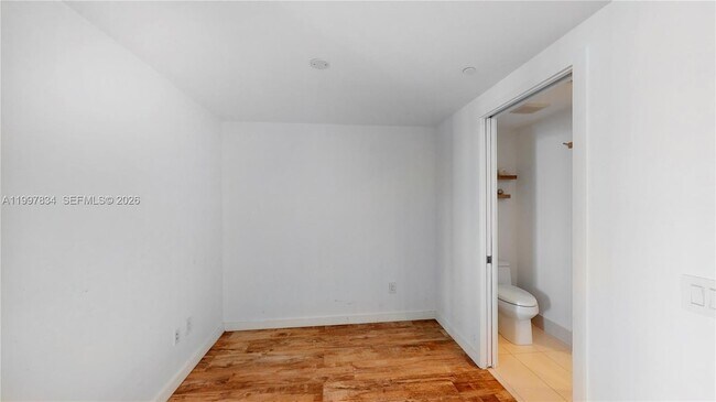 Building Photo - 650 NE 32nd St