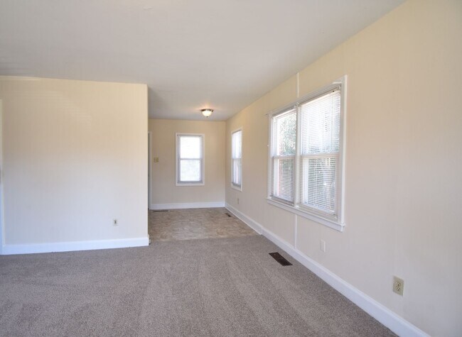 Building Photo - Coming Soon: 3 Bedroom 1 Bathroom