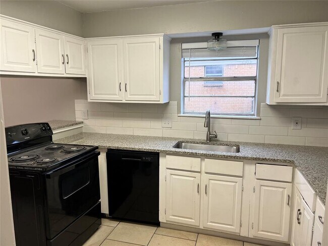 Foto del edificio - 6804 Lancer Ln