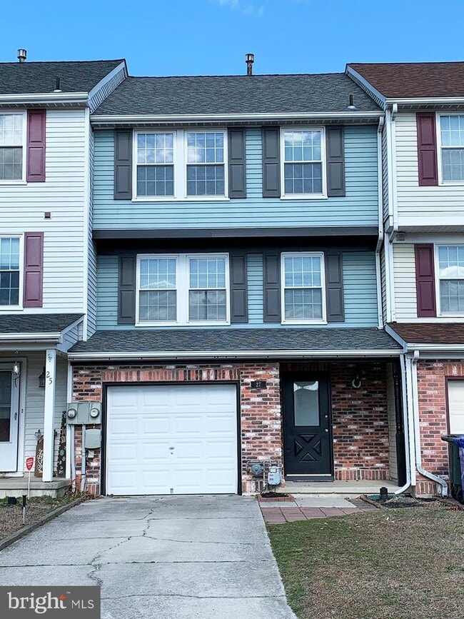27 Stoneshire Dr, Glassboro, NJ 08028 Townhouse for Rent in Glassboro