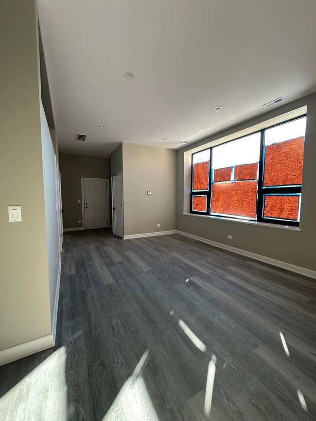 Foto del edificio - 5912 N Nashotah Ave