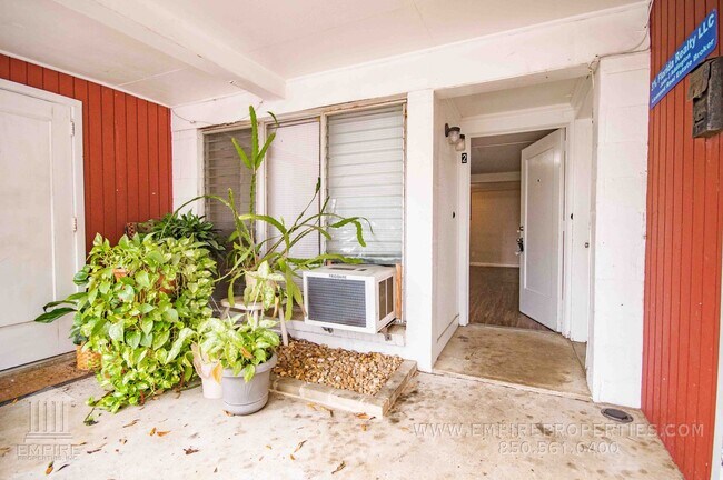 Building Photo - Midtown Studio in Historic House