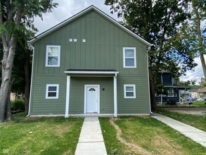 Building Photo - 2137 Bellefontaine St