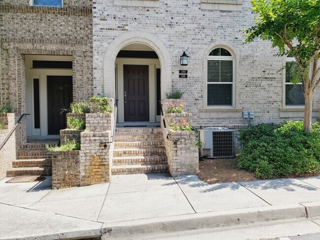 Building Photo - 1190 Lavista Cir NE